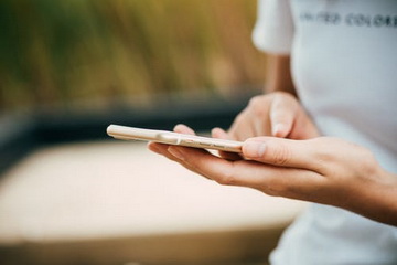 短信提醒調(diào)用：是否真的能提高工作效率？